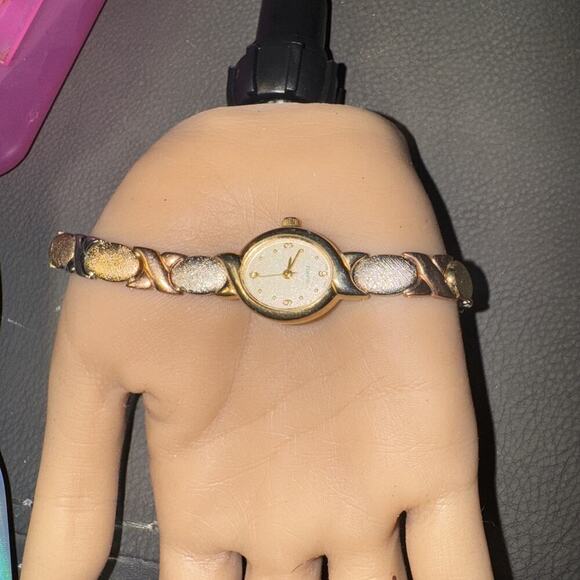 -WATCH WOMEN Avon VTG 19mm Tri Color Gold Tone Oval Dial 7" - Picture 1 of 16